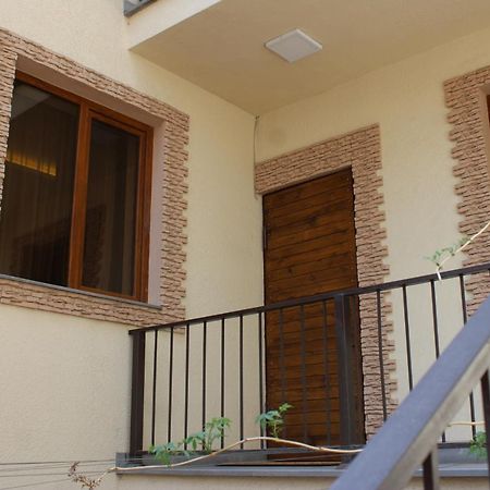 Your Home Ереван Экстерьер фото